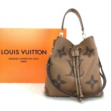 Louis Vuitton Neonoe Oversized Logo